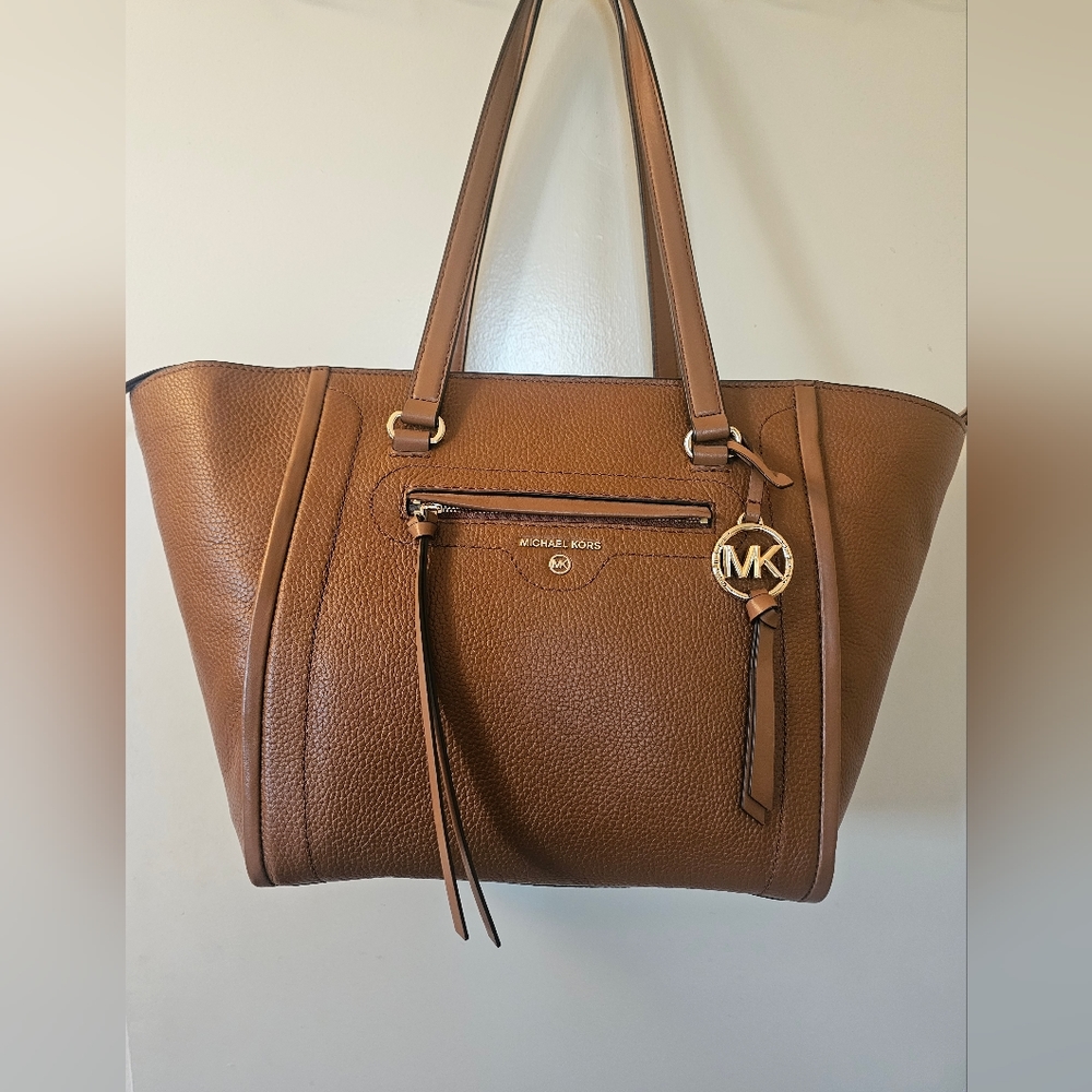 MICHAEL KORS Carine Medium Pebble Leather Tote Bag In Luggage